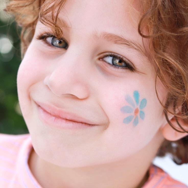 Jordan Smith, Client Relations Director, discussing corporate gifting strategy with business clients